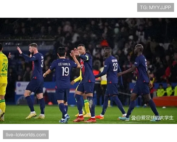 朗斯与巴黎圣日耳曼争冠关键战，积分差仅1分