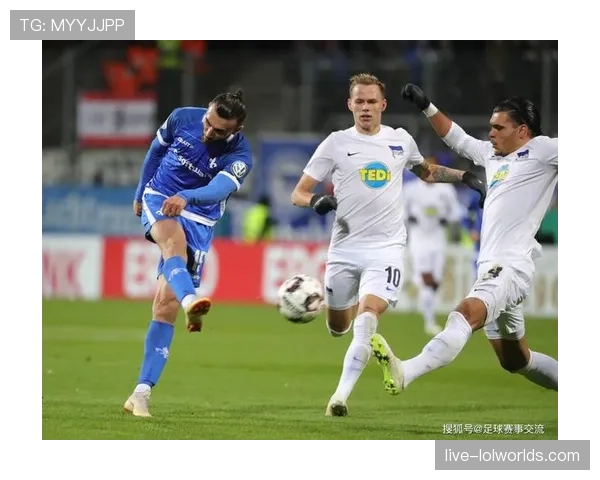 前柏林赫塔高管迈克尔·普雷茨滑雪严重摔伤，三根肋骨骨折刺穿肺部