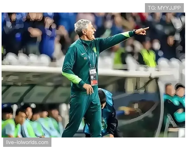 从三中卫到四后卫:解析斯特拉斯堡近期战术调整的得失 从三中卫到四后卫:解析斯特拉斯堡近期战术调整的得失